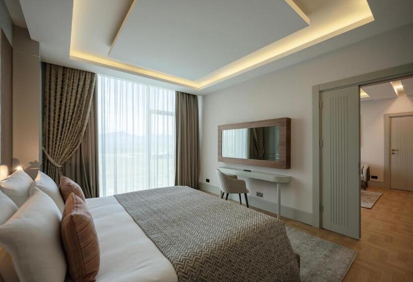 سوییت لوکس, Concorde Tower Hotel & Casino