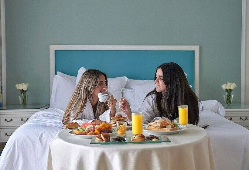 اتاق استاندارد با تخت بزرگ, Four Seasons Hotel Alexandria At San Stefano