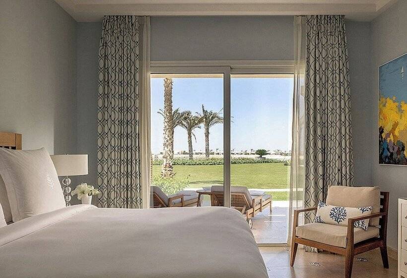 سوییت لوکس, Four Seasons Hotel Alexandria At San Stefano