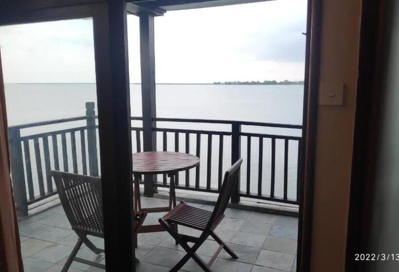 اتاق اساندارد با چشم‌انداز جانبی به دریا, Lagoon Residence @ Langkawi