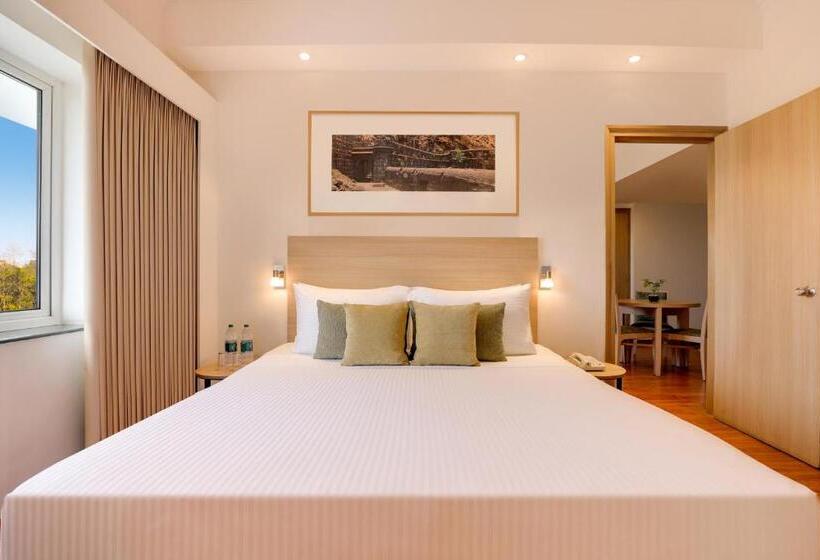 Президентский Люкс, Lemon Tree Hotel Hinjewadi Pune