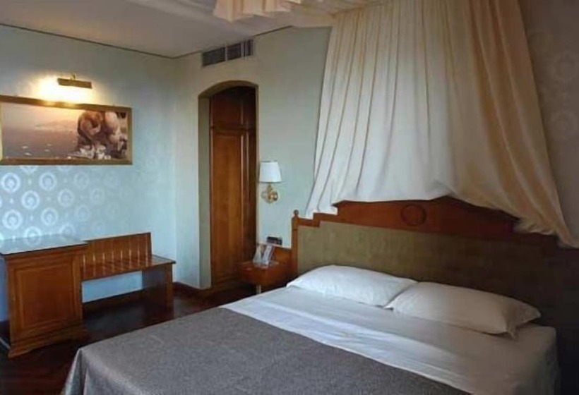 Номер Deluxe, Palazzo Rosenthal Vesuview Hotel & Resort