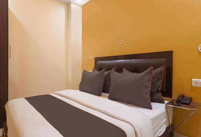 Quarto Estandar, Collection O M V Inn Near Chaudhary Charan Singh International Airport