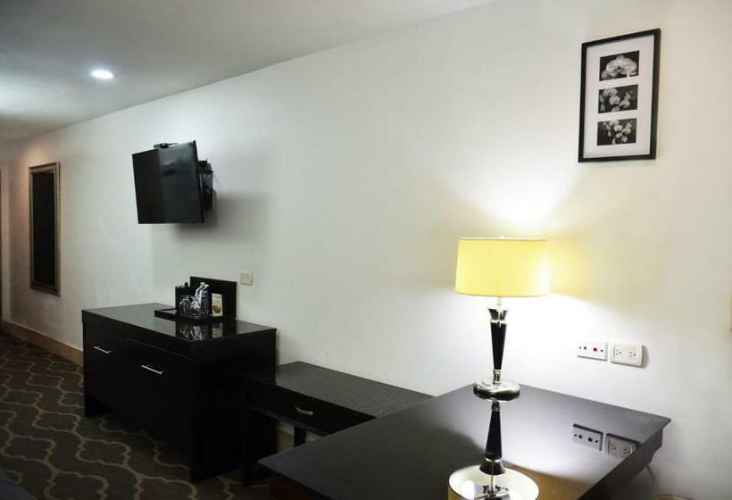 デラックススタジオ, Landmark Suites By Balderrama Hotel Collection