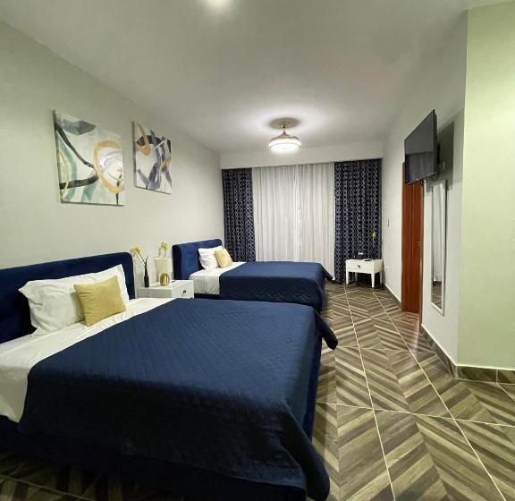 Номер Deluxe, Monarca
