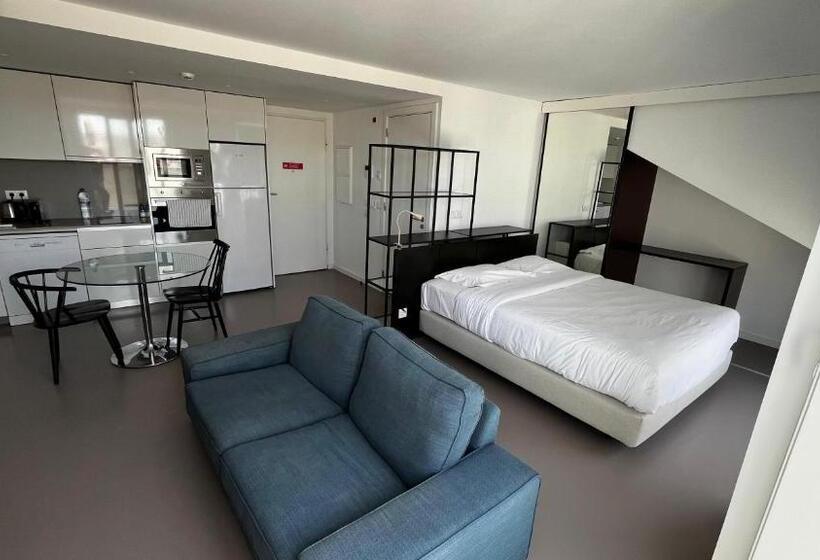 استودیو استاندارد با بالکن, Oscar Concept Apartments