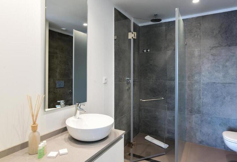 استودیوی سوپریور, Oscar Concept Apartments