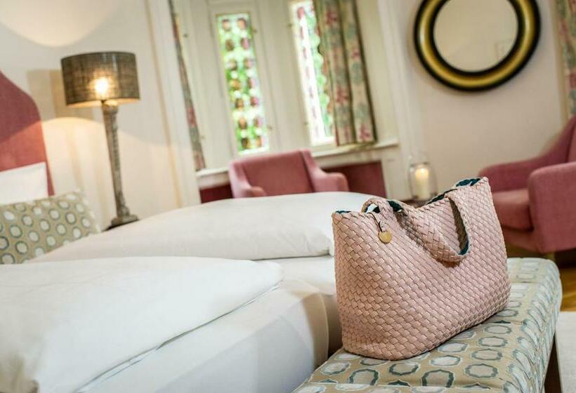اتاق استاندارد با چشم‌انداز باغ, Dermuth Hotels – Parkvilla Wörth