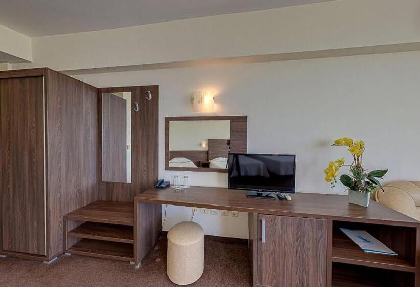 Номер Стандард Боковой Вид на Море с Балконом, Elena Hotel And Wellness   All Inclusive