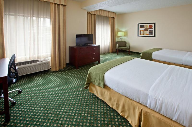 Suite, Holiday Inn Express & Suites Indianapolis   East, An Ihg