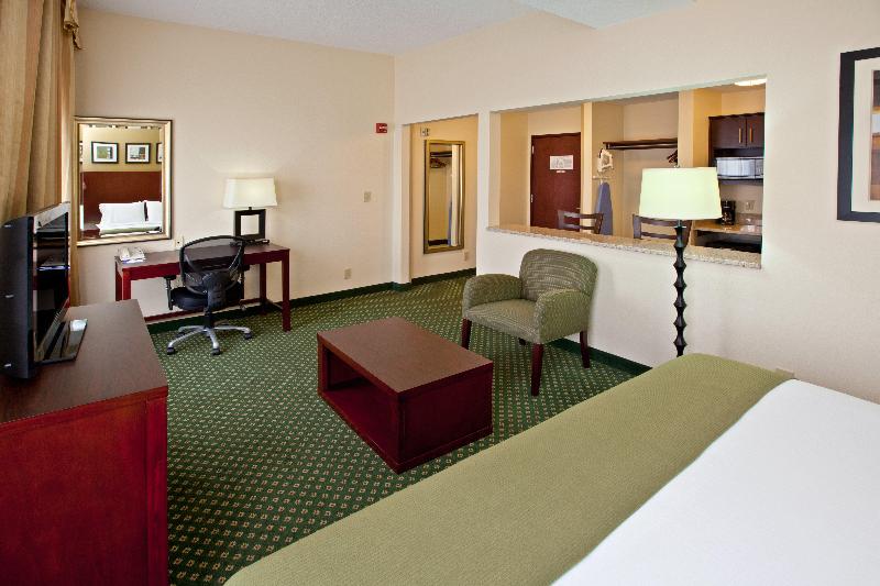 Habitación Estándar Cama King, Holiday Inn Express & Suites Indianapolis   East, An Ihg