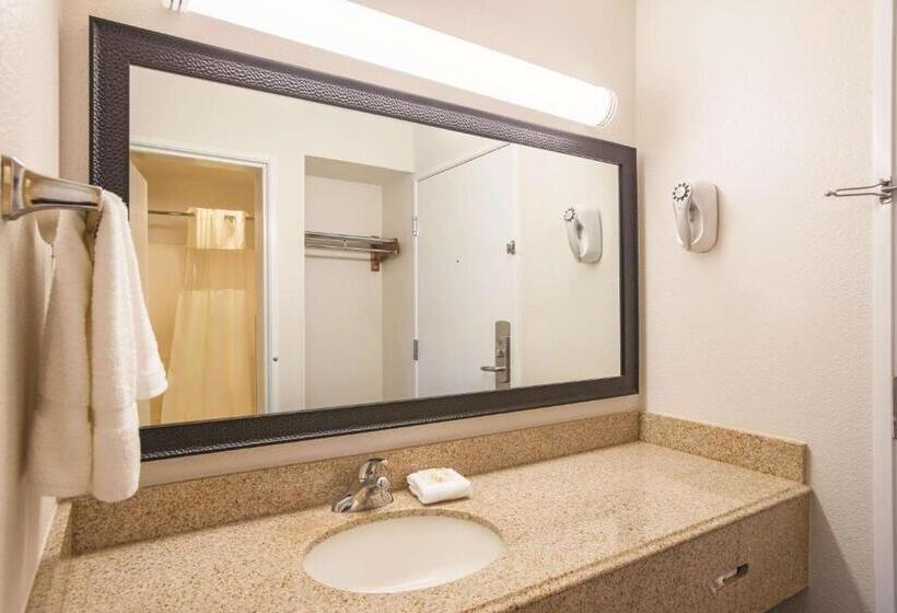 이그제큐티브 룸 킹사이즈 침대, La Quinta By Wyndham Baton Rouge Siegen Lane