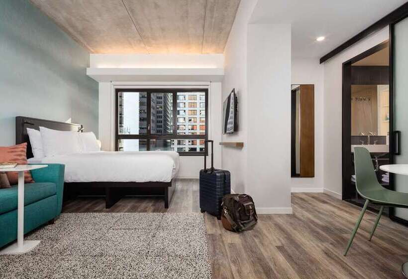 Студия Стандарт, Hilton Boston Park Plaza