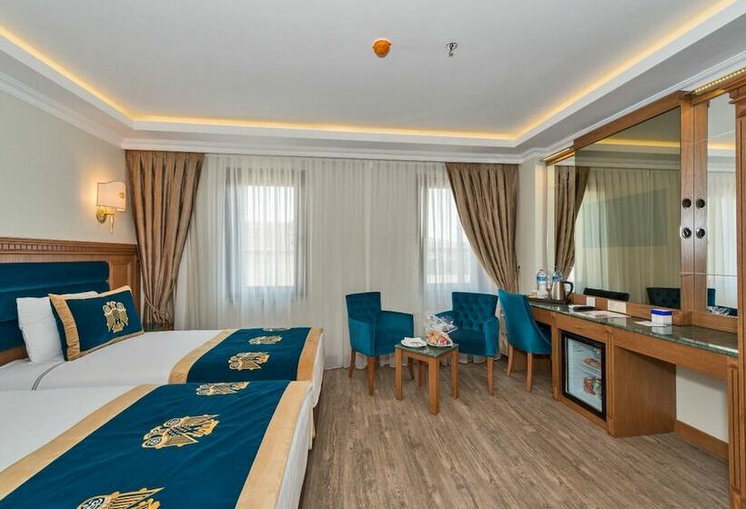 Номер Стандарт Трехместный, The Byzantium Suites Hotel & Spa