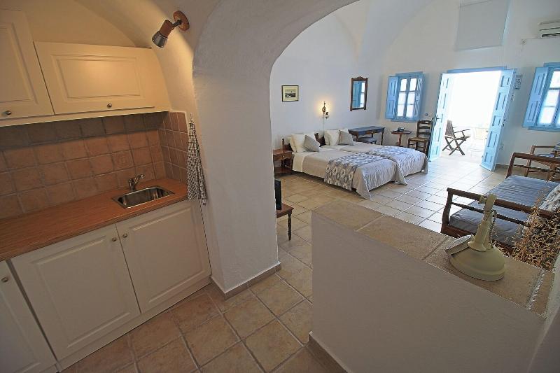 Студия Стандарт, Aethrio Sunset Village   Oia