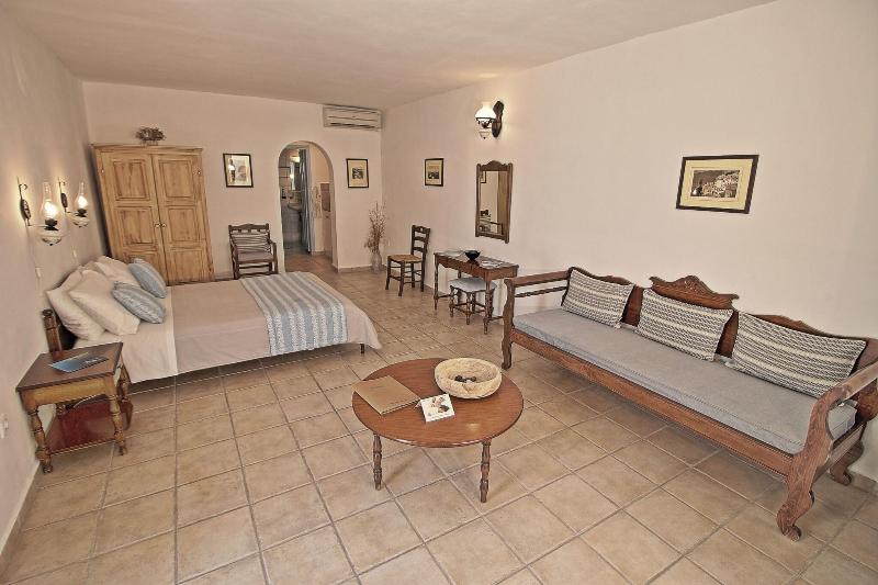 스탠다드 스튜디오, Aethrio Sunset Village   Oia
