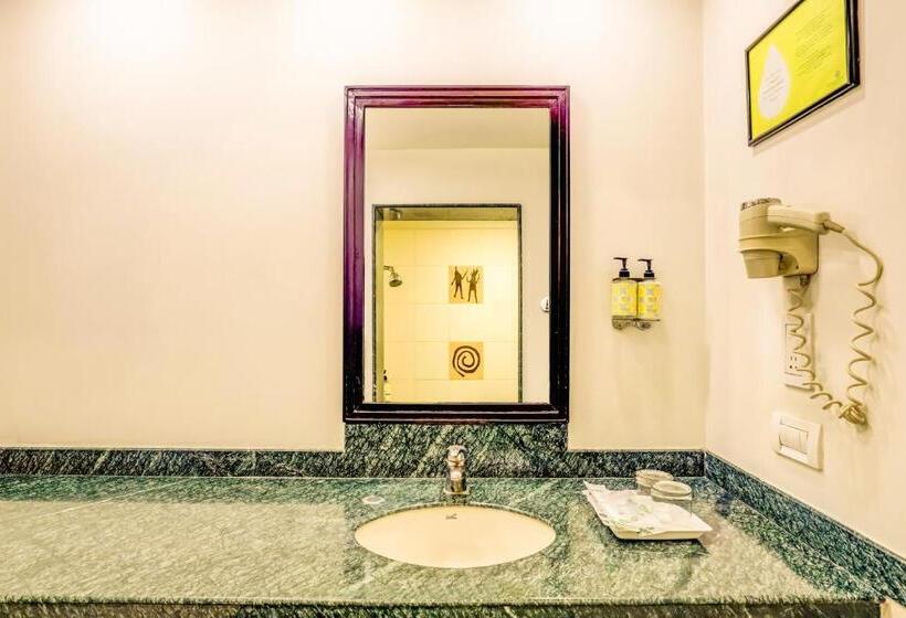 Номер Deluxe, Lemon Tree Hotel, East Delhi Mall, Kaushambi