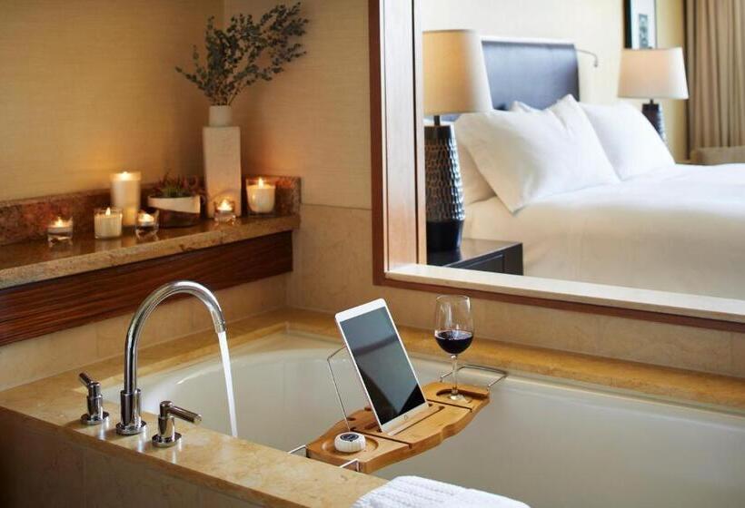 带阳台套房, Denny Park Hotel Seattle