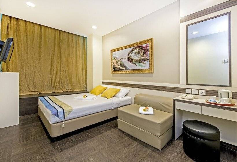 اتاق سوپریور, 81 Bugis