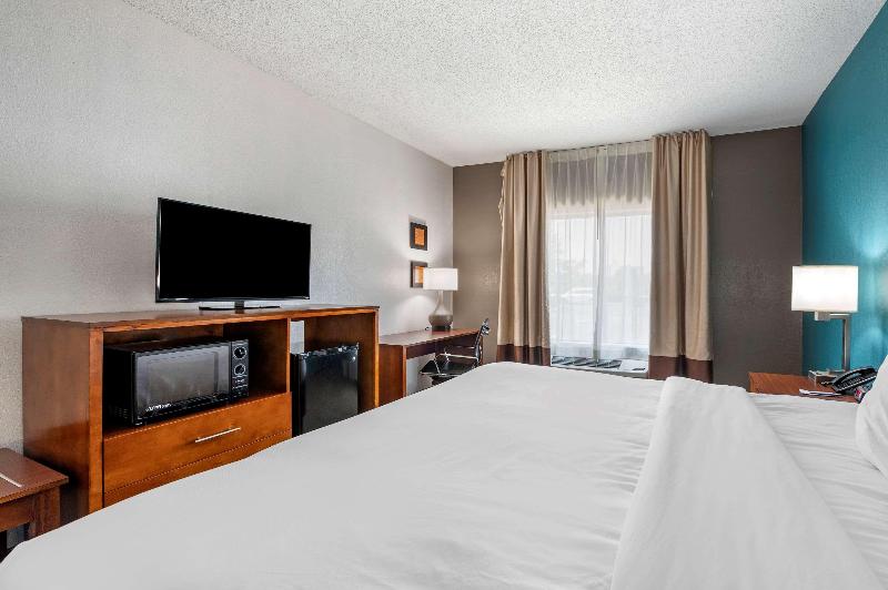 キングサイズベッドのスタンダードルーム, Comfort Inn Airport