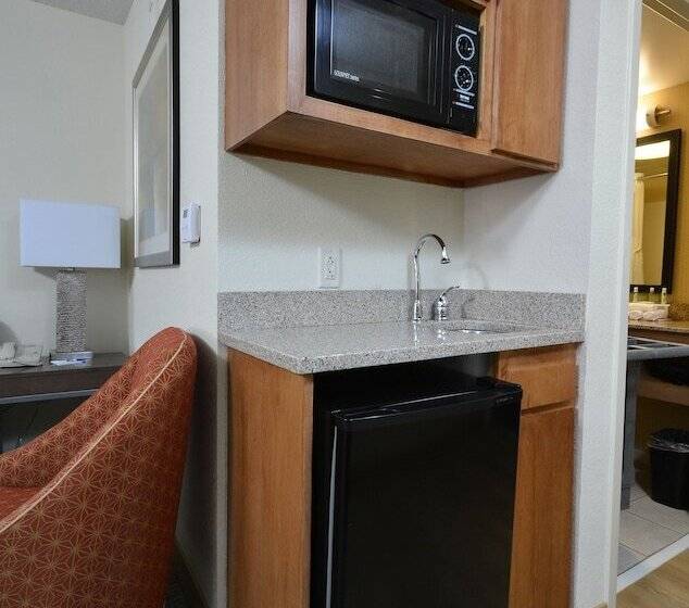 Люкс Адаптированный для Инвалидов, Holiday Inn Express Hotel & Suites High Point South, An Ihg