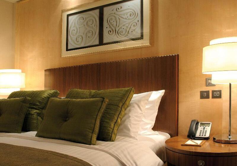 غرفة ديلوكس مطلّة علي البحر, Mövenpick Hotel Al Khobar