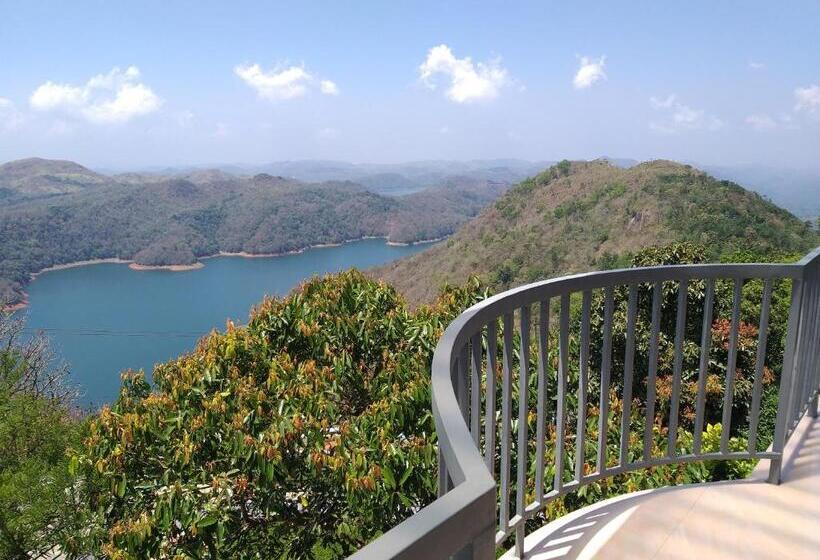 Номер Стандарт Вид на Сад, Laurel Heights Resort Idukki
