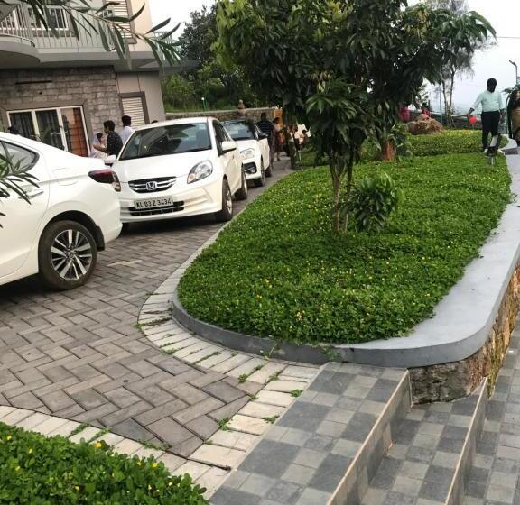 Четырехместный номер эконом класса с общей ванной комнатой, Laurel Heights Resort Idukki