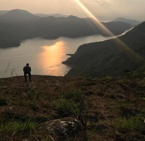 Номер Стандарт Вид на Сад, Laurel Heights Resort Idukki