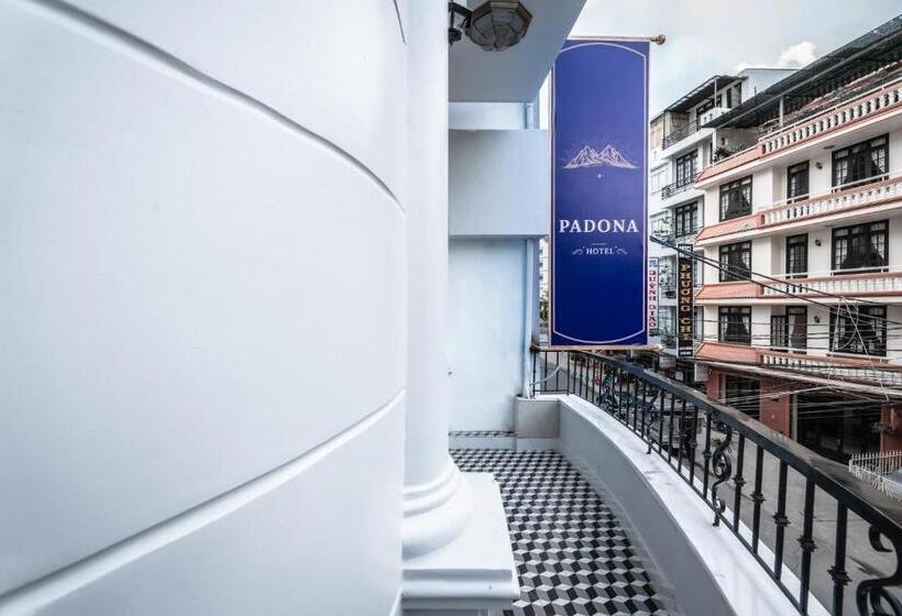 اتاق لوکس با بالکن, Padona