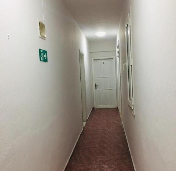 带1个卧室带泳池的公寓, şato Apart