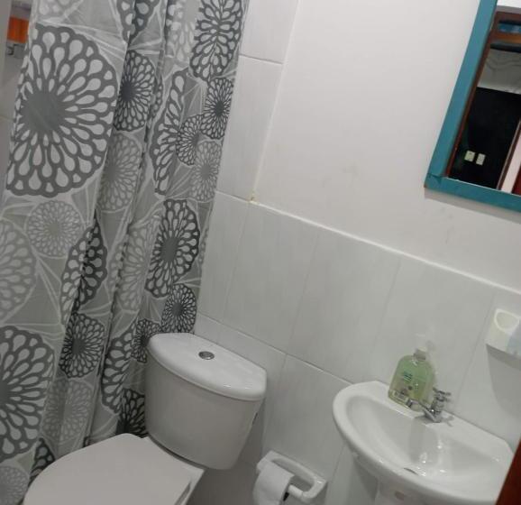اتاق ساده سه‌ نفره, Isla Los Erizos Ecohouse