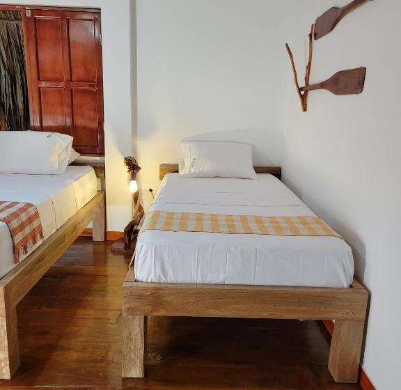 Standard Triple Room with Terrace, Isla Los Erizos Ecohouse