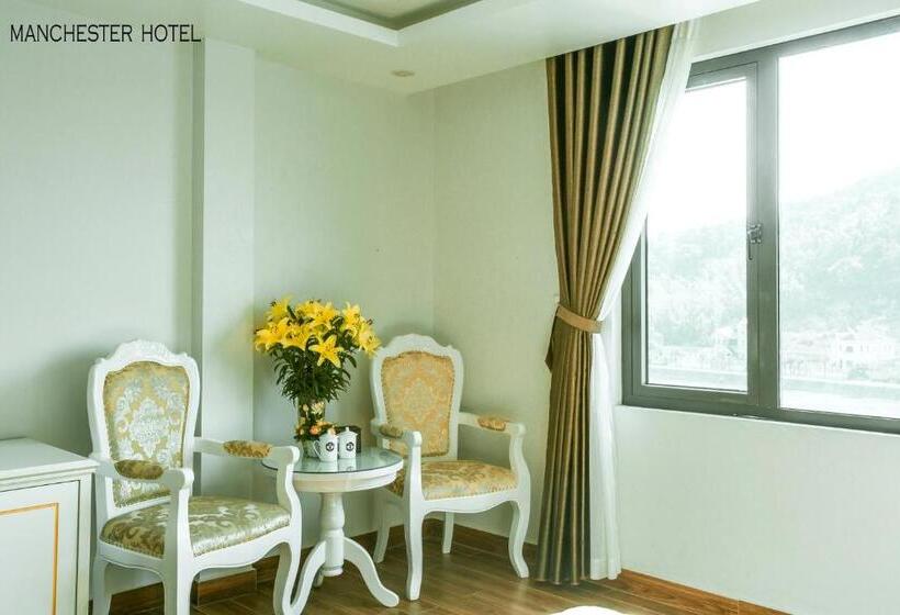 اتاق سه نفره دلوکس با چشم‌انداز دریا, Manchester Hotel Ha Long