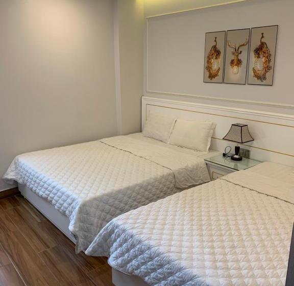 اتاق استاندارد سه نفره, Manchester Hotel Ha Long