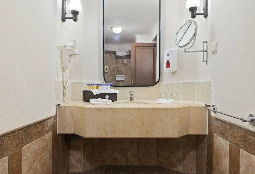 اتاق لوکس با چشم‌انداز دریا, Pickalbatros Citadel Resort Sahl Hasheesh