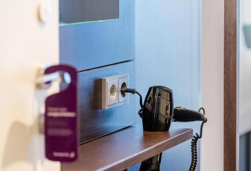 Номер Стандарт Индивидуальный, Premier Inn Köln City Mediapark