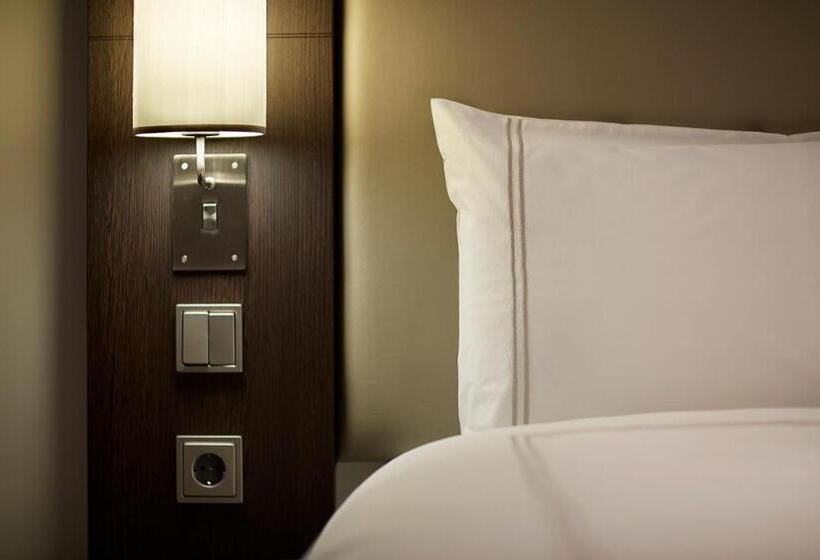 Номер Стандарт, Premier Inn Köln City Mediapark