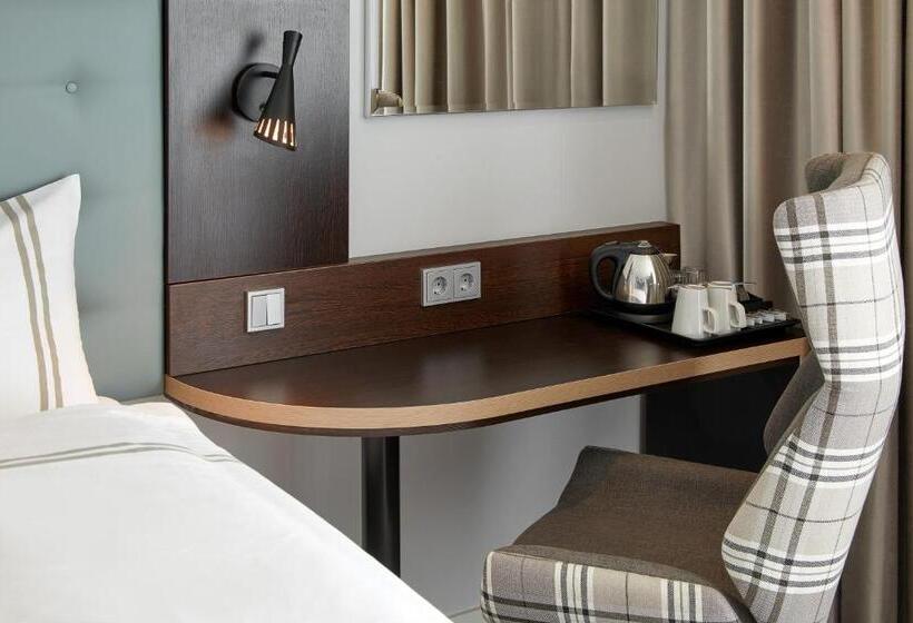 Номер Стандарт Адаптированный для Инвалидов, Premier Inn Köln City Mediapark
