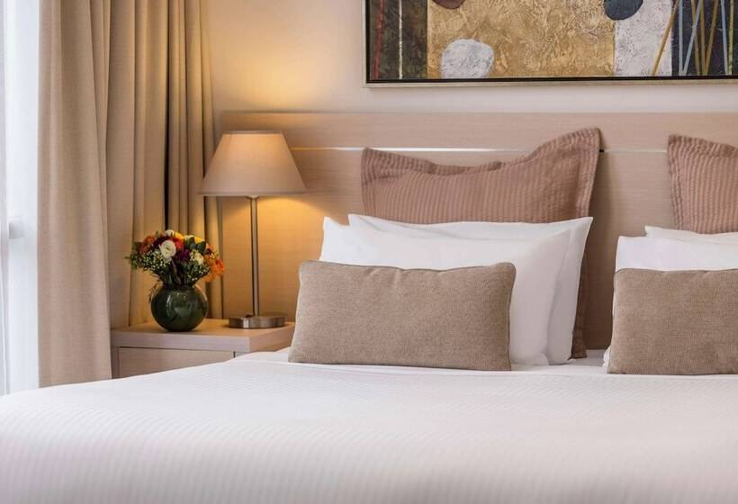 스탠다드 스튜디오, Oaks Melbourne On Lonsdale Suites