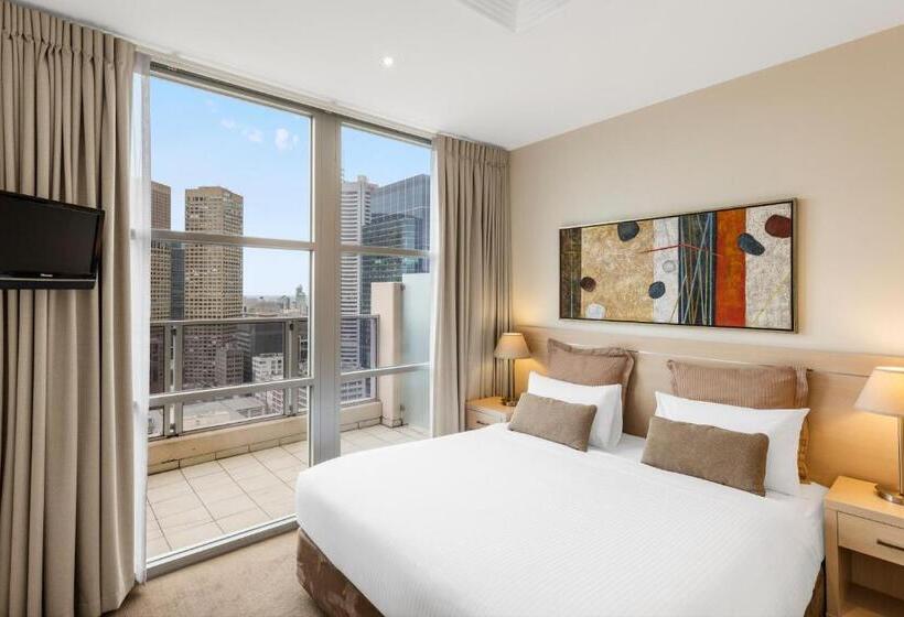 2 Bedrooms Apartment City View, Oaks Melbourne On Lonsdale Suites