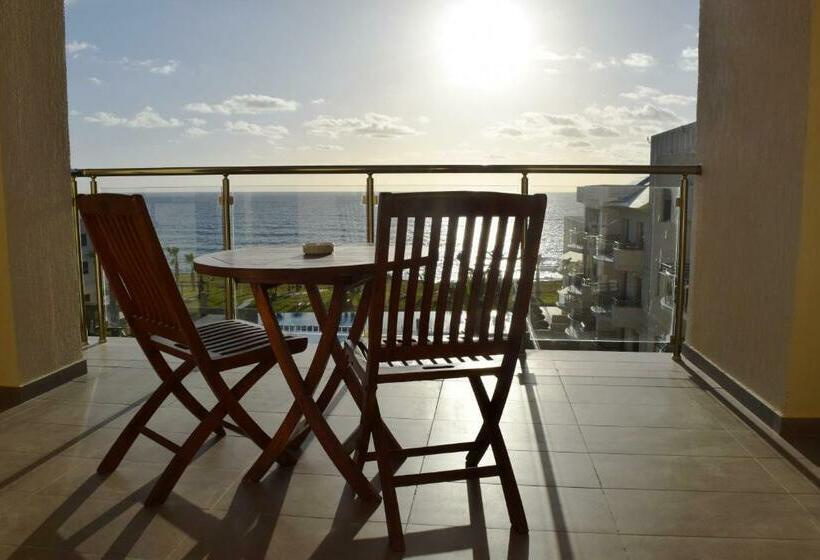 Номер Стандарт Вид на Море, Capital Coast Resort And Spa
