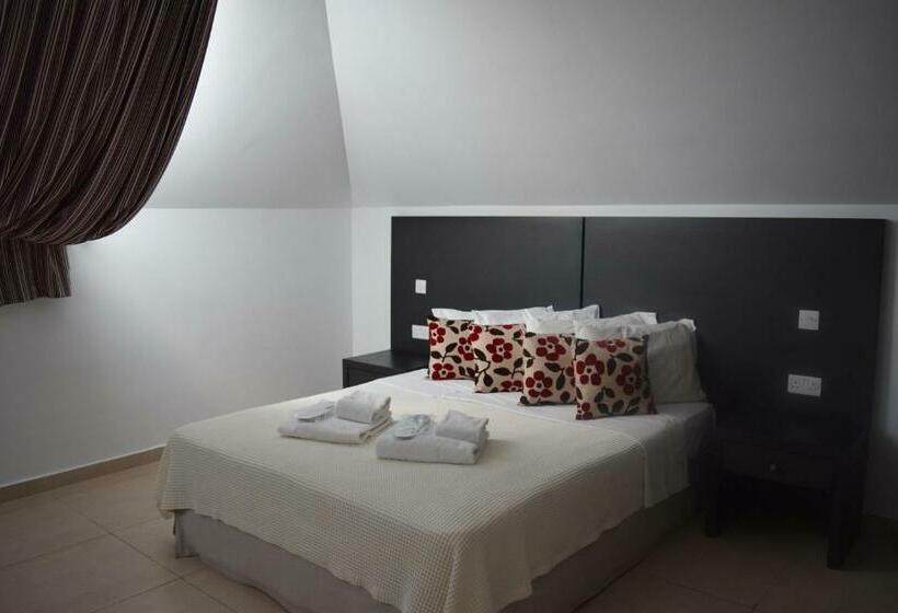 Люкс 3 Спальни, Capital Coast Resort And Spa
