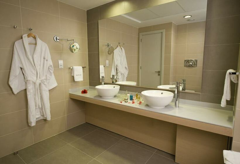 Люкс Superior 2 Спальни, Capital Coast Resort And Spa