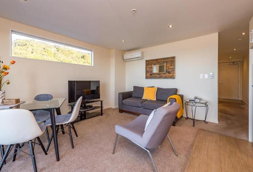 Апартаменты 1 Спальня с Видом, Edgewater Palms Apartments