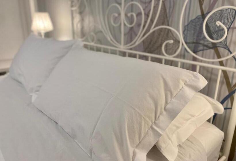 اتاق استاندارد با بالکن, Borgo Incoronata B&b