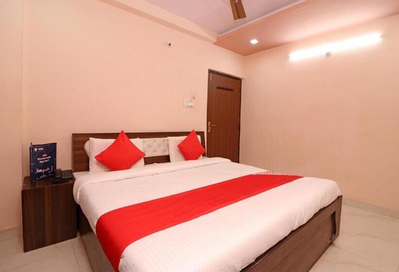 اتاق کلاسیک سه تخته, Flagship Hotel Royal Paradise