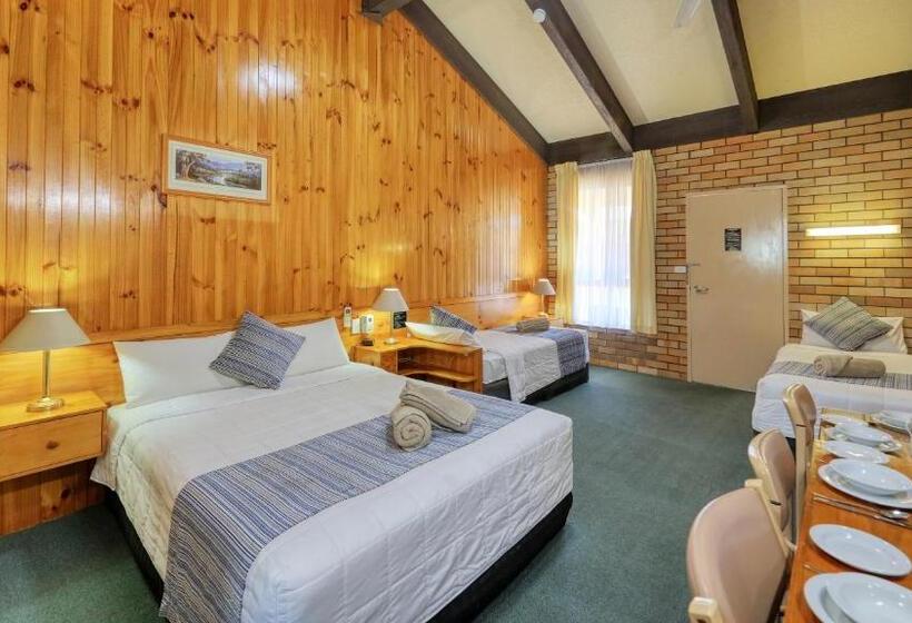 标准三人间, All Travellers Motor Inn