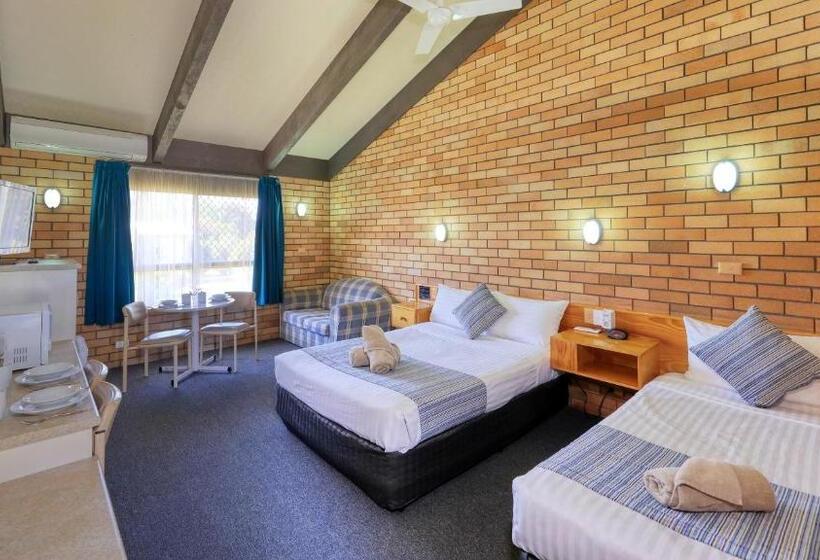 家庭间, All Travellers Motor Inn