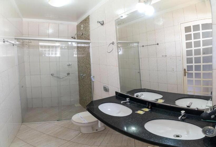 غرفة قياسية مطلّة علي حمام السباحة, Villae Pousada